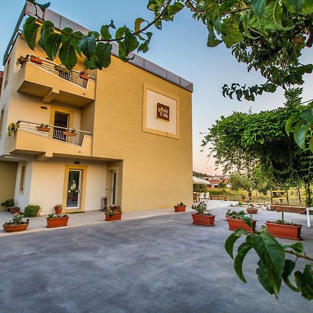 Il Gallo Con Gli Stivali Termoli Εξωτερικό φωτογραφία
